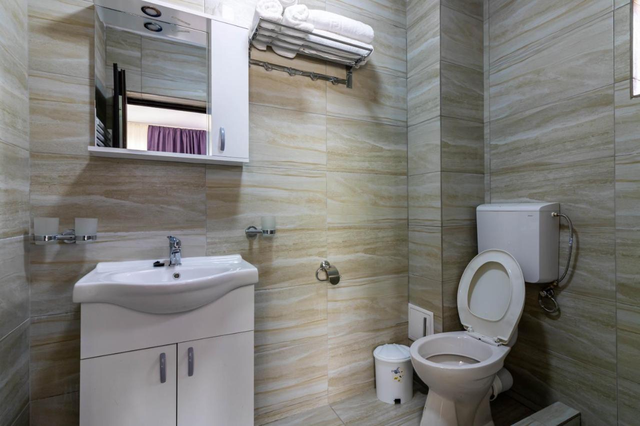 Pensiunea D & Ylan Hotel Novaci-Straini Ngoại thất bức ảnh